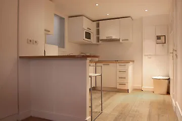 Bridgestreet Champs Elysees Apartman *