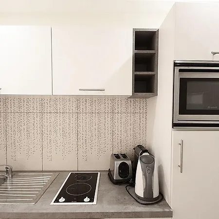 Bridgestreet Champs Elysees Apartment *